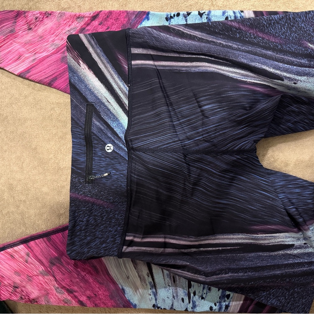 Multicolor Abstract Pattern Leggings - image 2